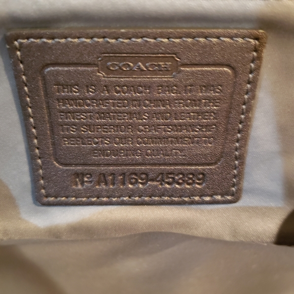 COACH LIMITED EDITION SEQUIN CLUTCH-NWT - Picture 5 of 16